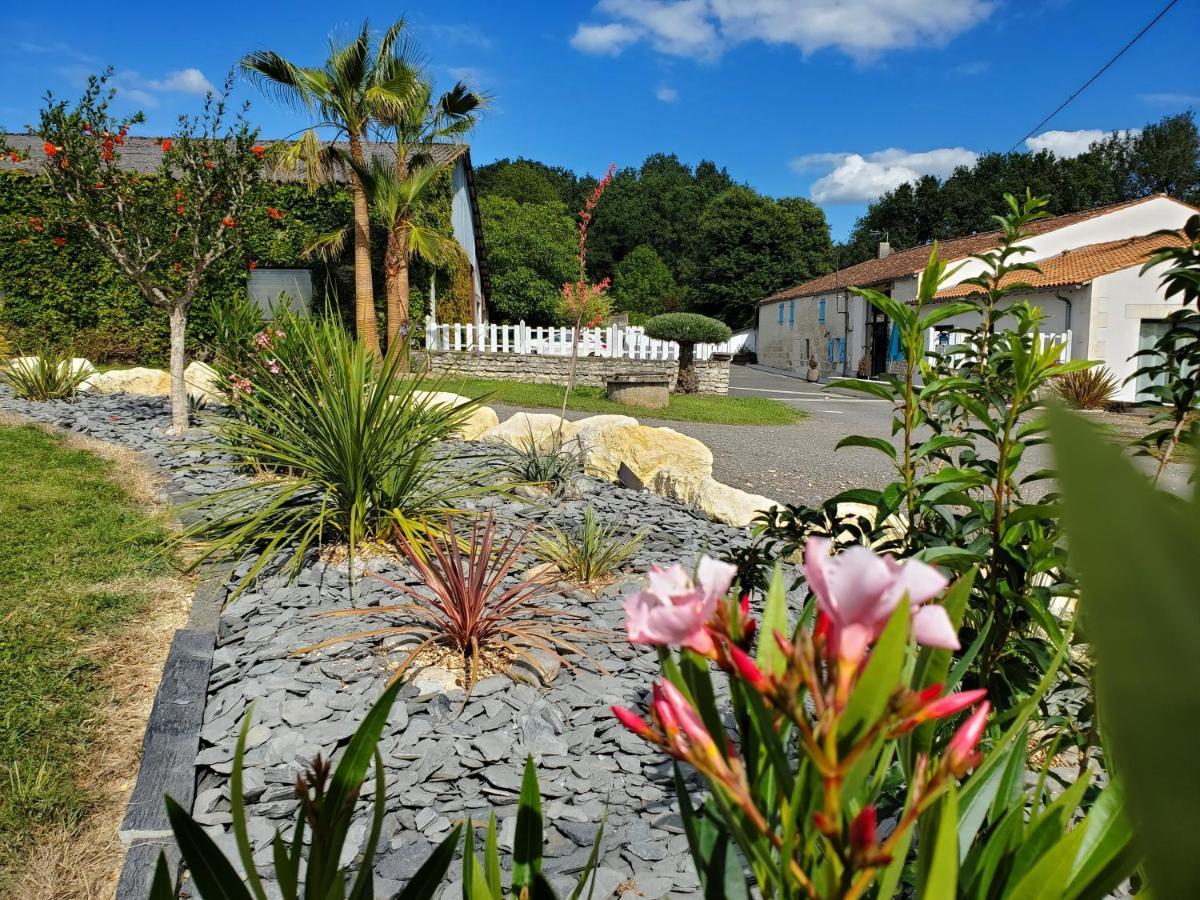 Bed and Breakfast Les Cuves - Saintes Chaniers Zewnętrze zdjęcie